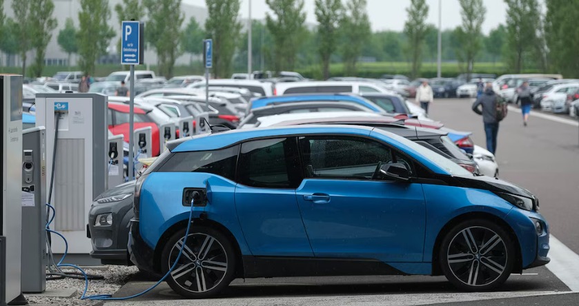 Cómo son, cuánto cuestan y qué vida útil tienen las baterías de los autos eléctricos